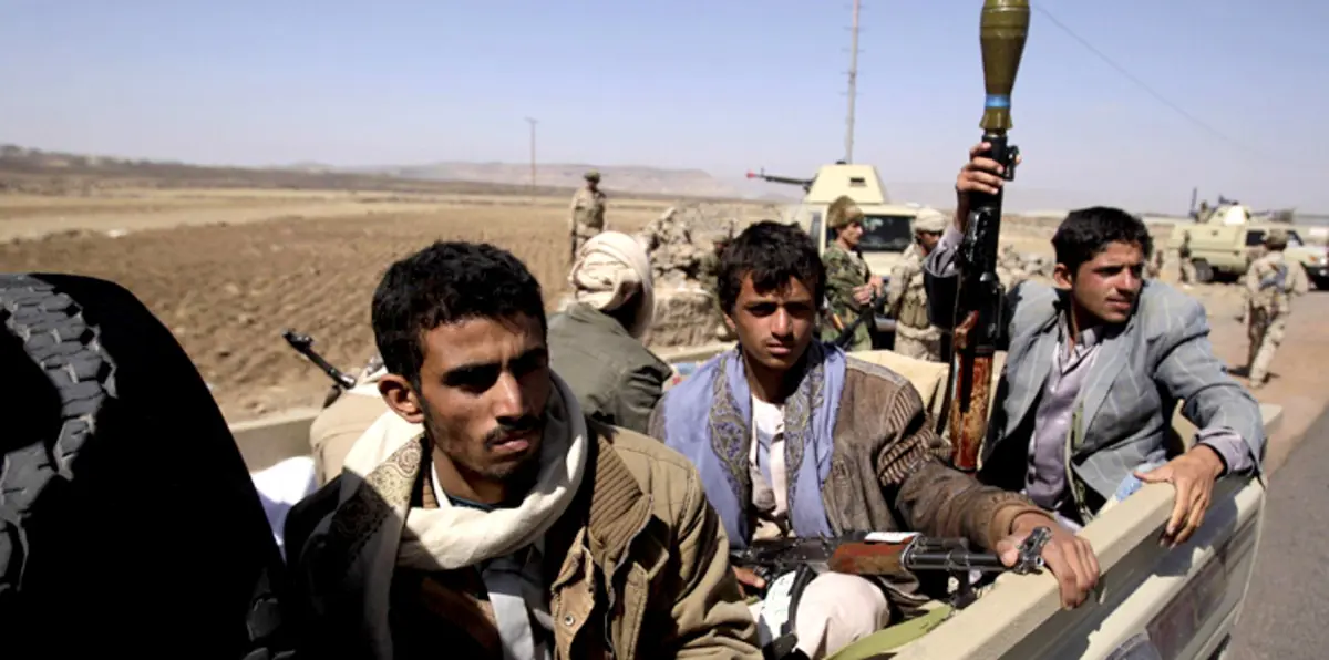 الحوثيون يستبدلون عناصرهم بـ 20 ألف جندي يمني في صنعاء