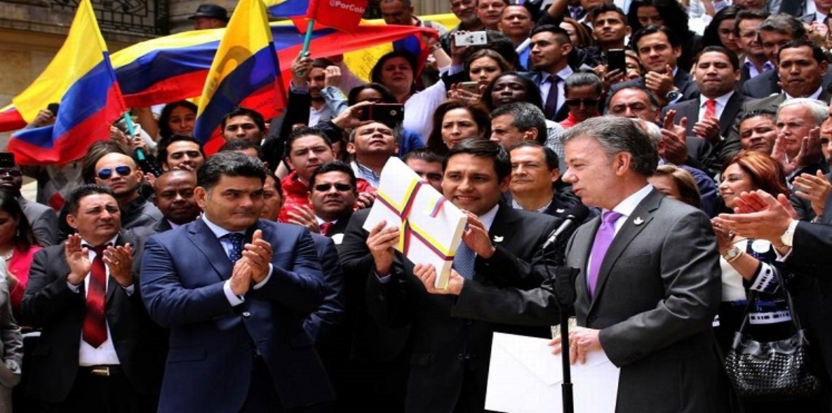 كولومبيا تقر اتفاقا جديدا للسلام مع متمردي فارك