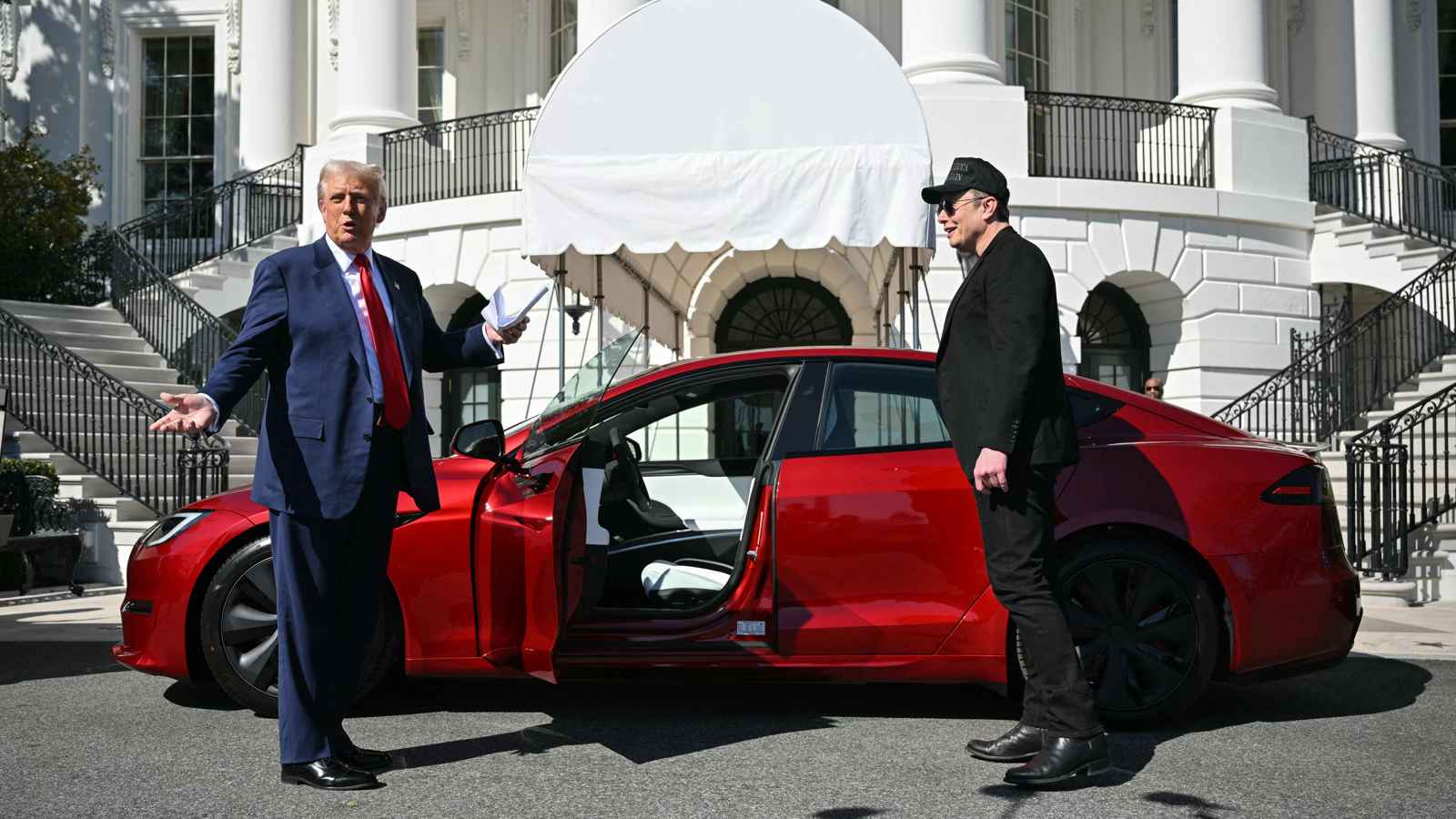 بين تضارب المصالح وإنقاذ "تسلا".. أبرز دلالات مغادرة ماسك منصبه