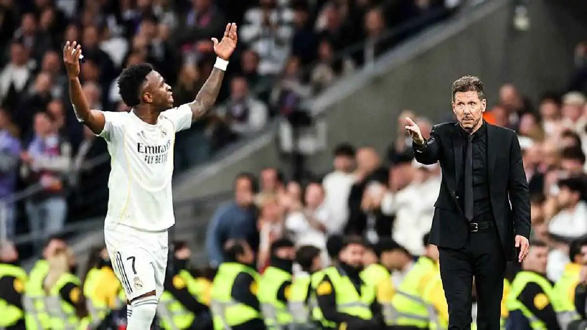 فينيسيوس يستفز سيميوني في ديربي مدريد (فيديو)