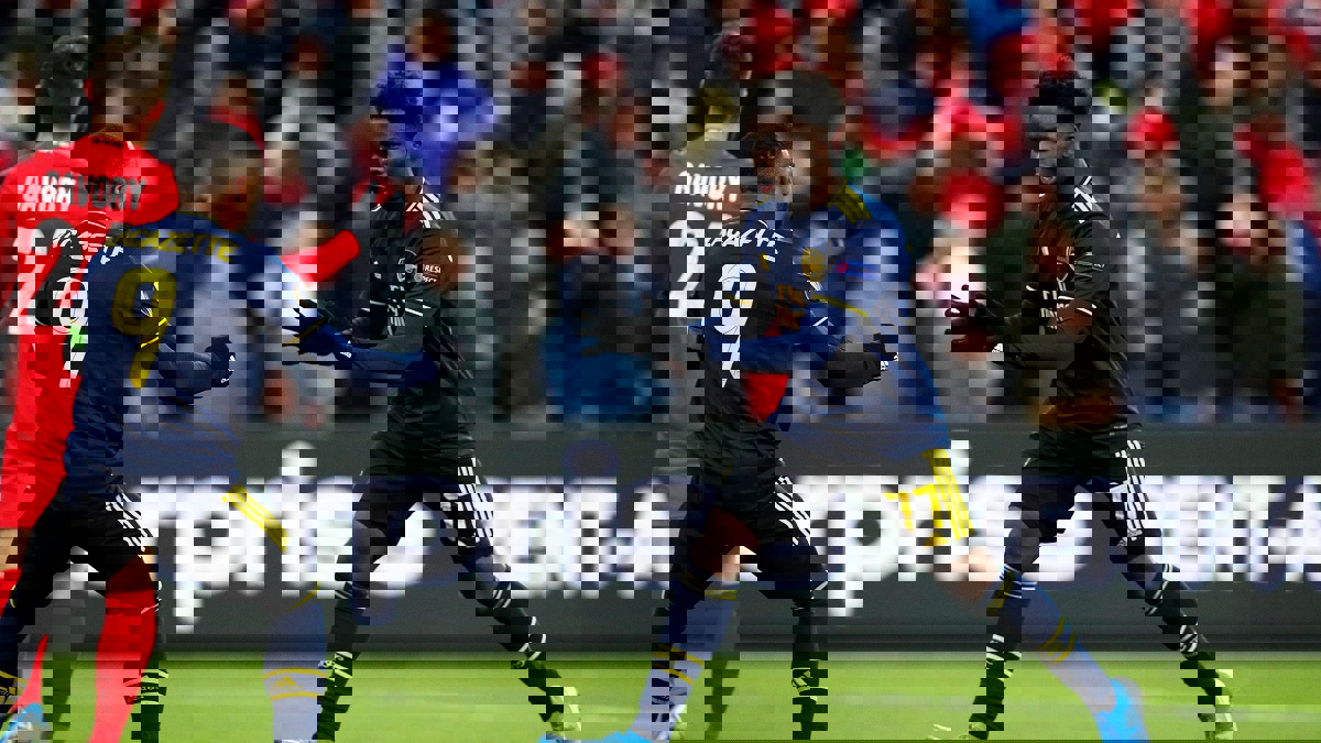 لاكازيت وساكا يقودان آرسنال للدور الثاني بالدوري الأوروبي (فيديو)