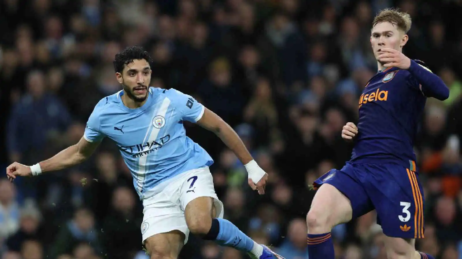 بالأرقام.. ماذا قدم عمر مرموش في مواجهة مانشستر سيتي ونيوكاسل؟