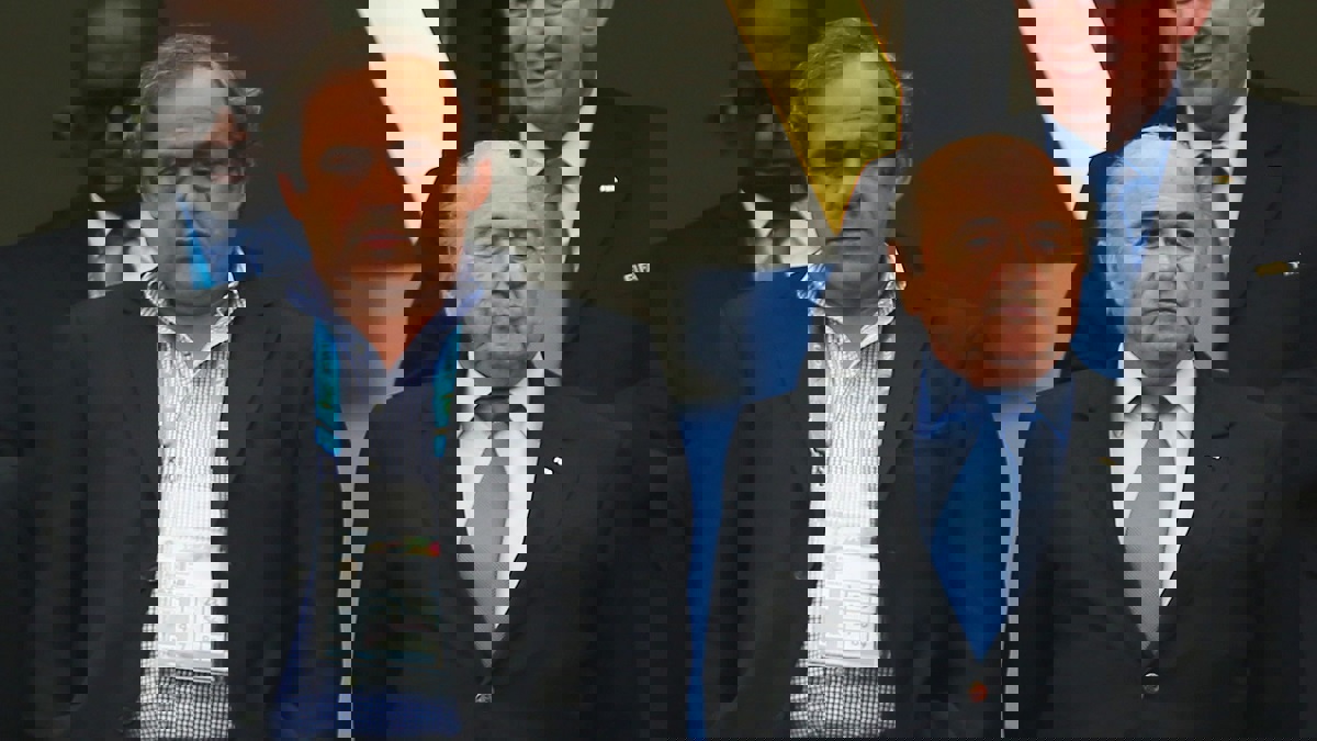 "فيفا" يلجأ للقضاء لاسترداد مليوني فرنك سويسري من بلاتر وبلاتيني