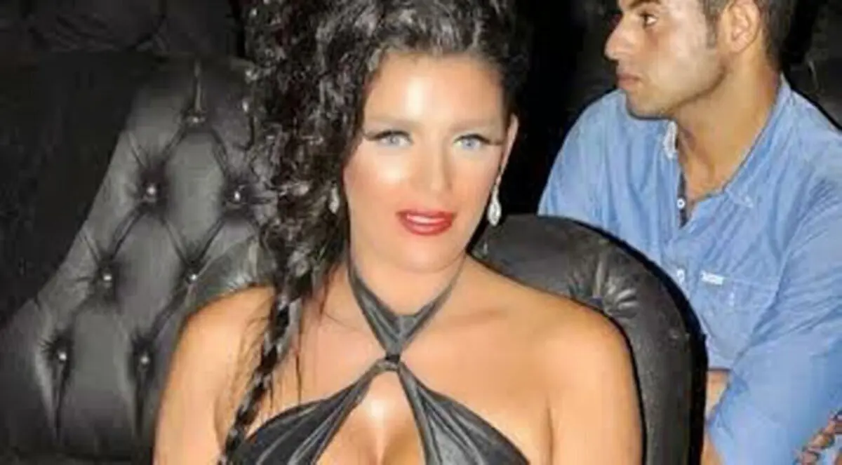 هبة السيسي تثير غضب بطلات "نص دستة بنات"