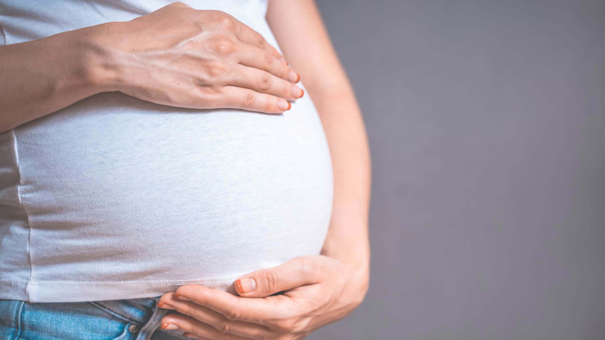 أحدها زيادة الوزن.. 5 تغيرات تحدث في أثناء فترة الحمل