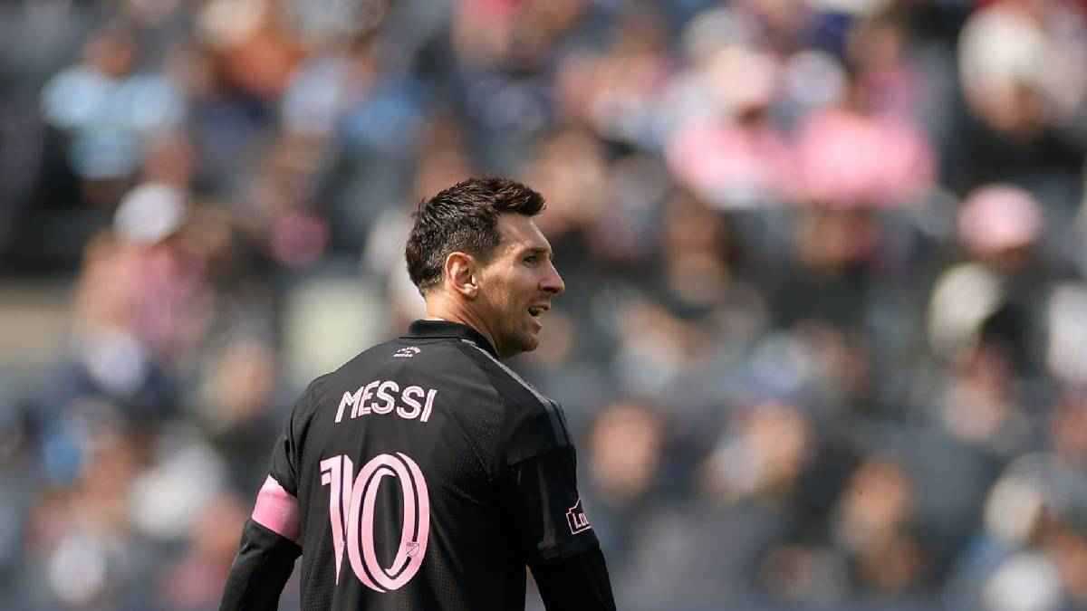 بعد هز شباك نيويورك سيتي.. كم الفارق بين أهداف ميسي وكريستيانو رونالدو؟ 