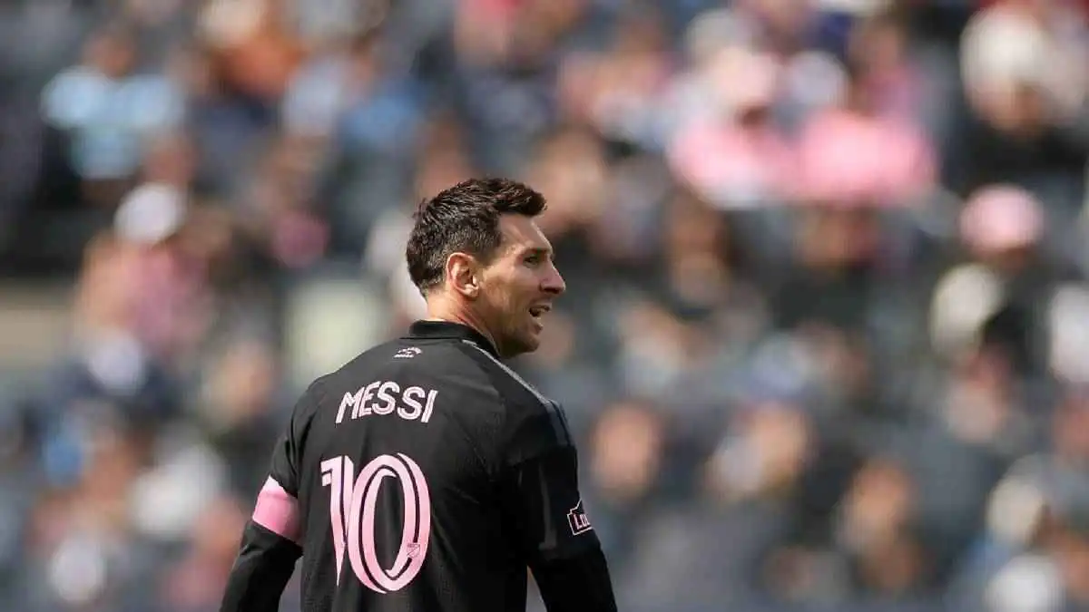 بعد هز شباك نيويورك سيتي.. كم الفارق بين أهداف ميسي وكريستيانو رونالدو؟