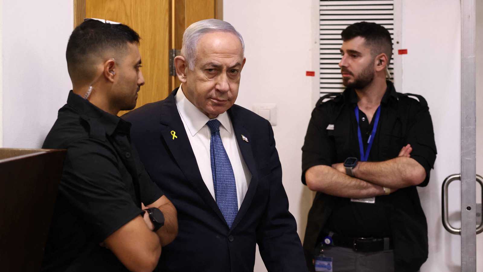 "لديَّ مهام جسيمة".. نتنياهو يتذمر أمام المحكمة