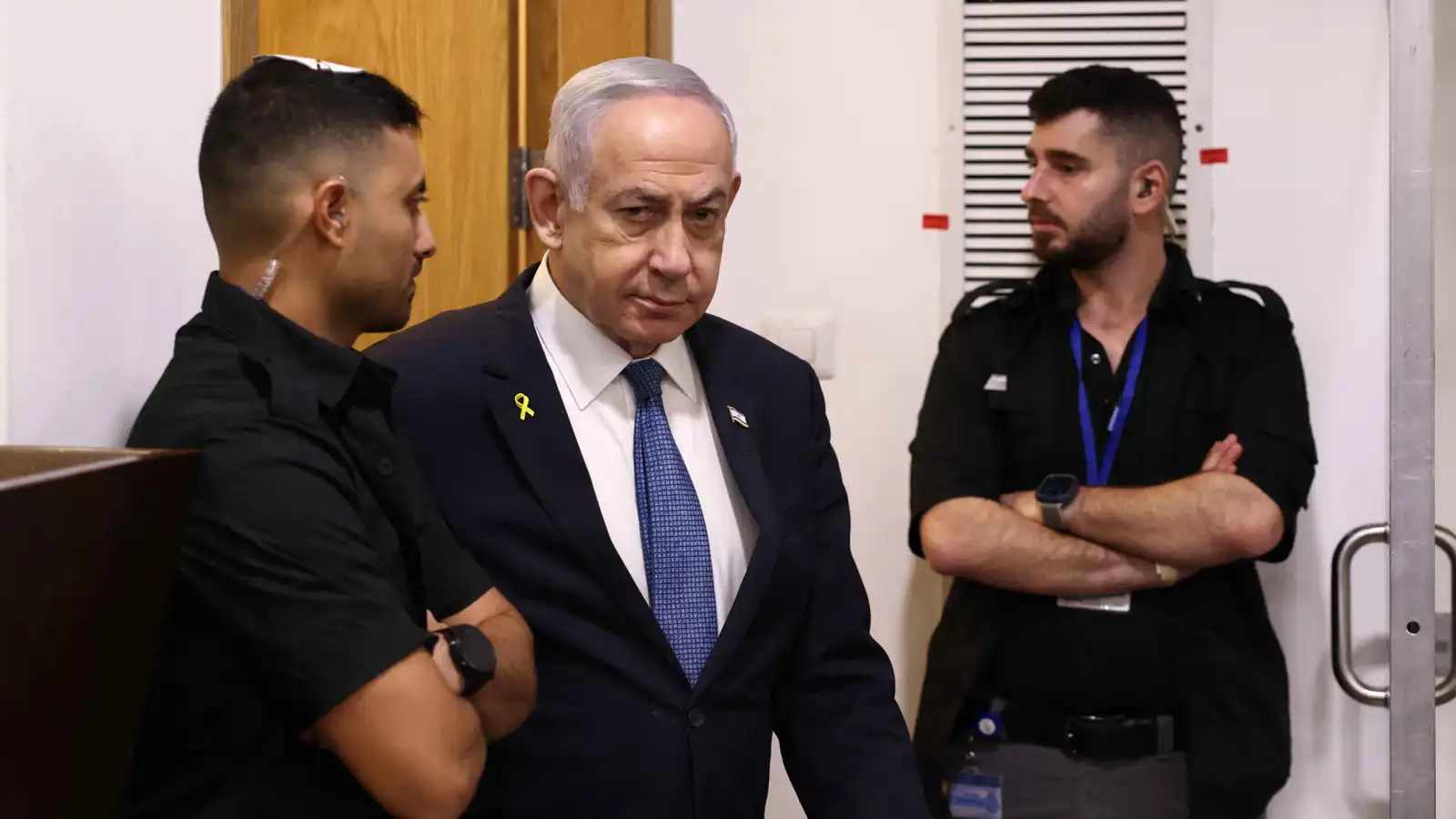 "لديَّ مهام جسيمة".. نتنياهو يتذمر أمام المحكمة