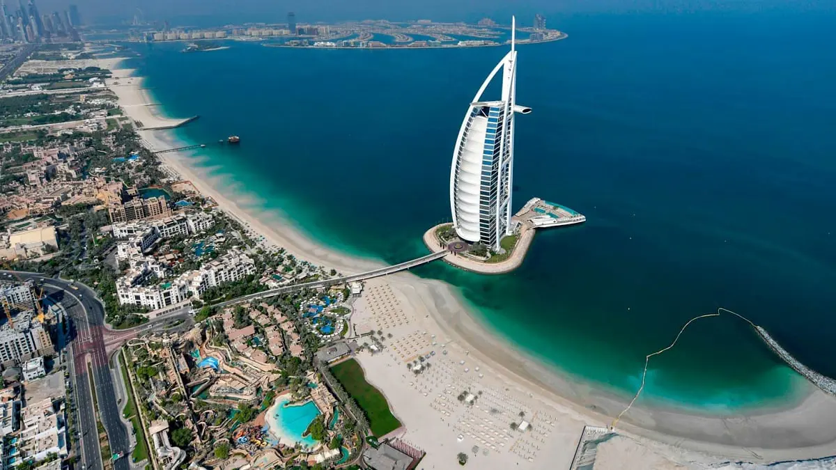دبي تتوقع انتعاشا اقتصاديا من توسيع نطاق التأشيرات الذهبية بالإمارات