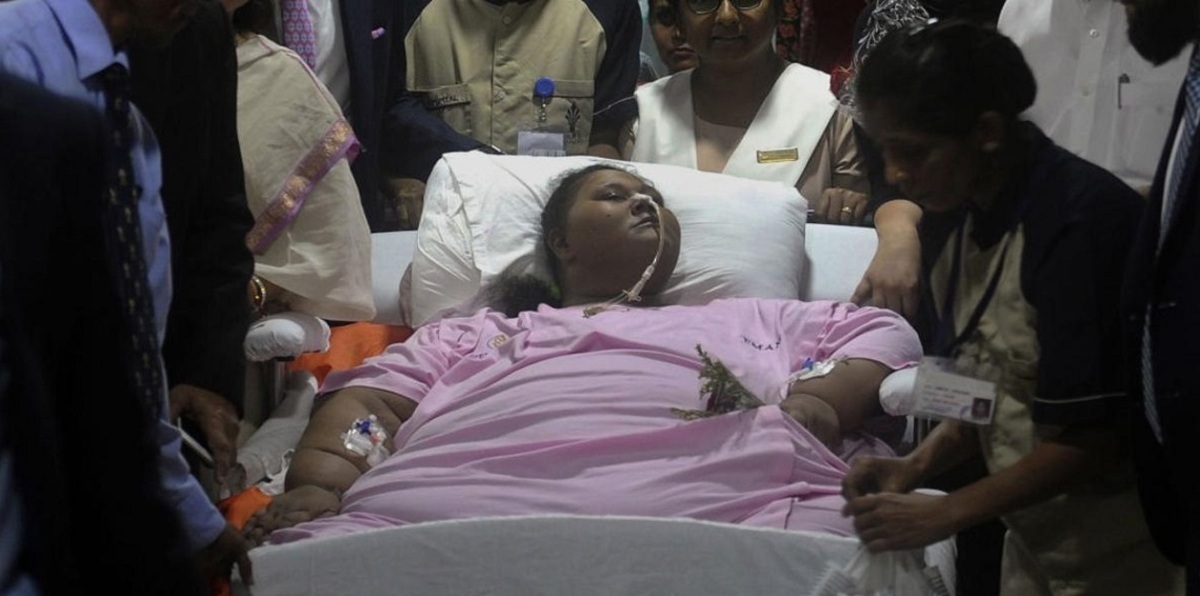 المصرية إيمان عبدالعاطي أسمن امرأة في العالم تبدأ بتحريك أطرافها