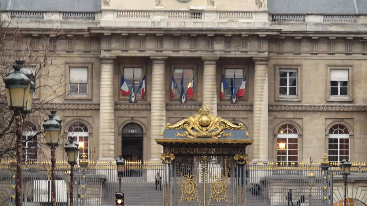 القضاء الفرنسي يوافق على تسليم مهندس إيراني لأمريكا