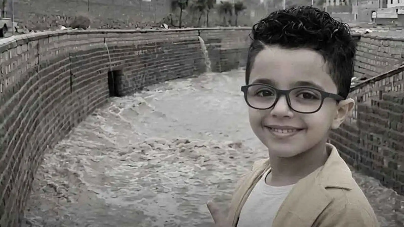 اليمن.. السيول تبتلع طفلاً وسط تقاعس سلطات تعز (فيديو إرم)