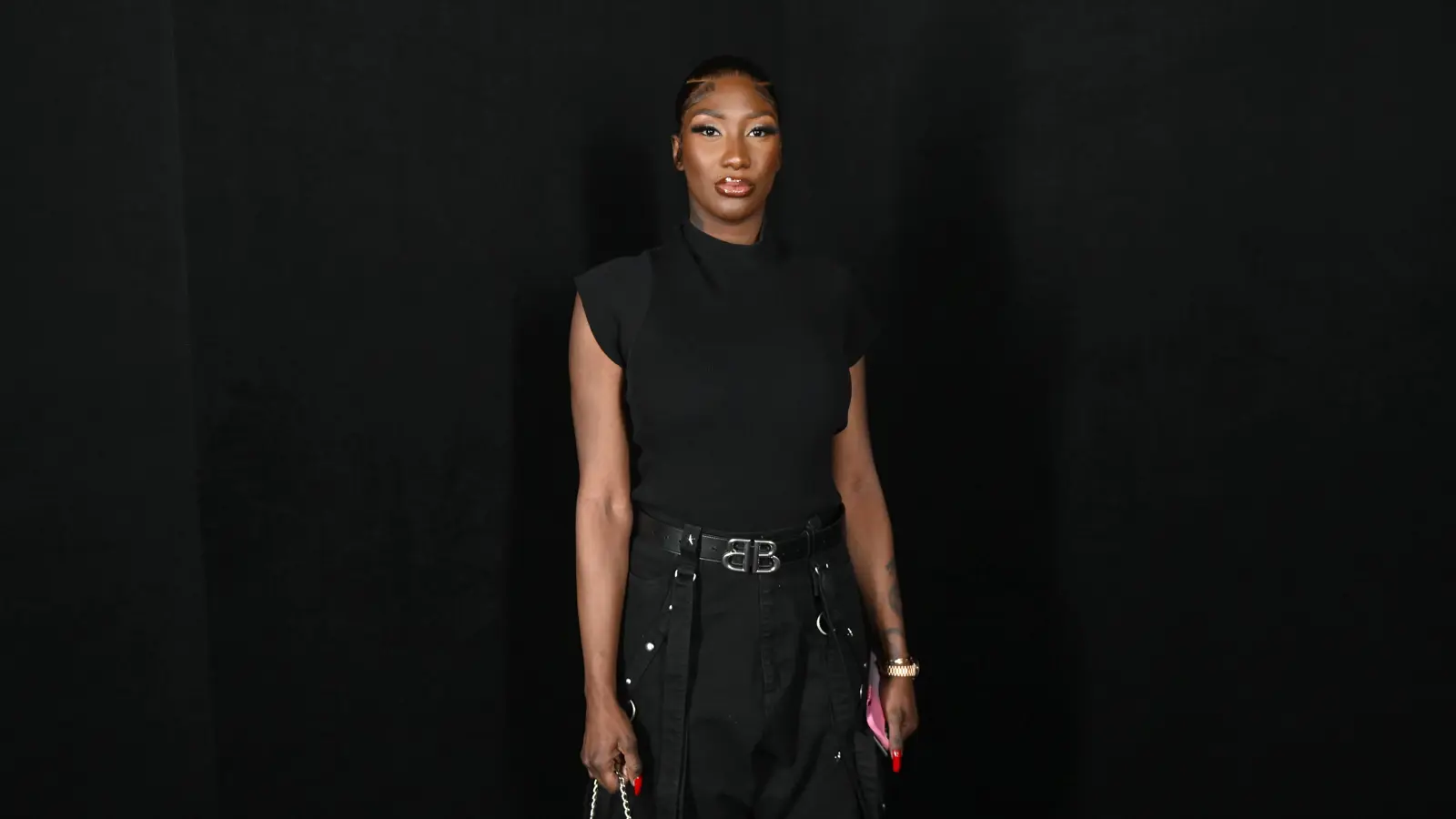 أيا ناكامورا تثير جدلاً بإطلالتها خلال حفل إطلاق "سير دافيس" لبيونسيه