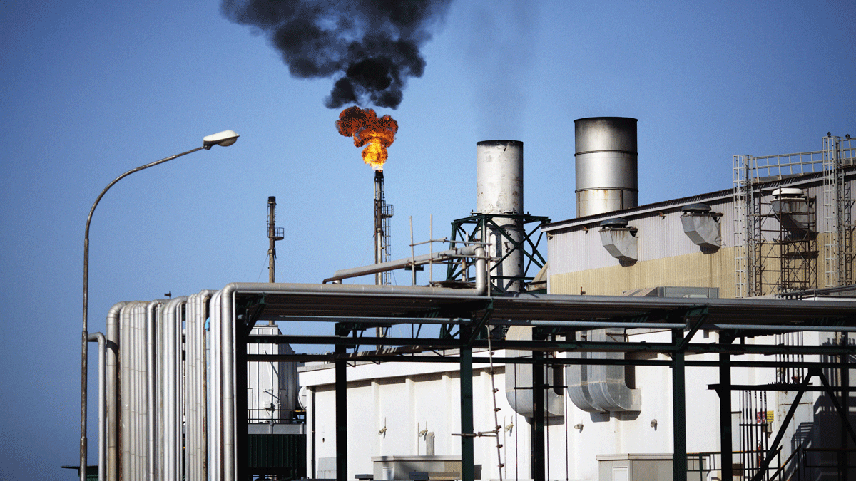 "بلومبيرغ": إنتاج النفط الليبي تضاعف 3 مرات منذ عودة التصدير