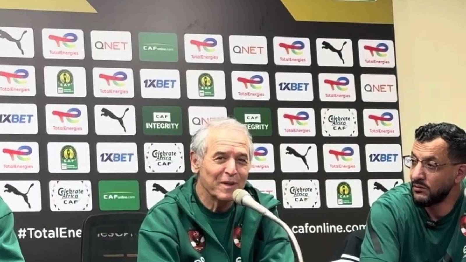 مترجم كولر يفجر أزمة في المؤتمر الصحفي عقب لقاء الأهلي وأورلاندو (فيديو)