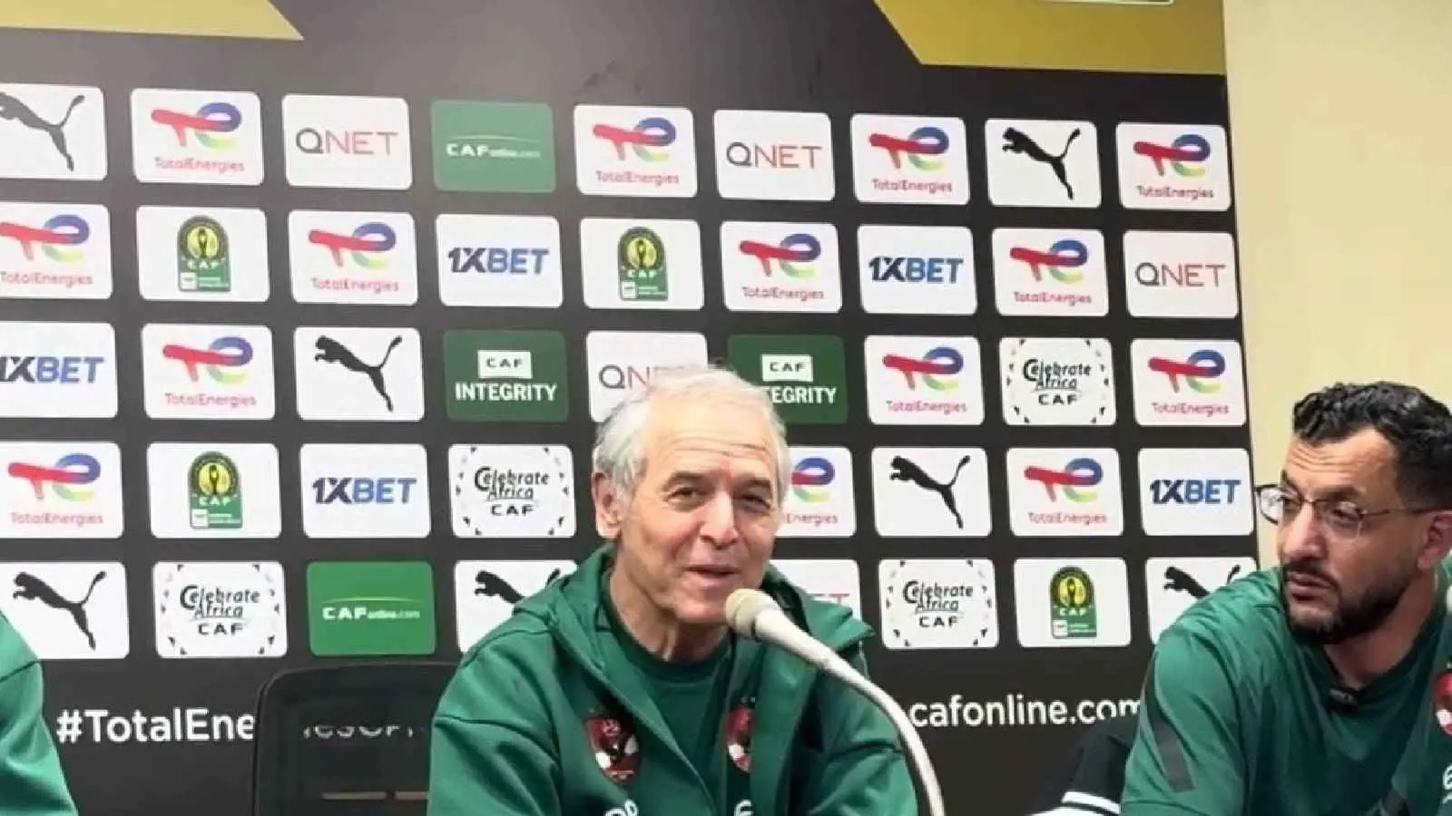 مترجم كولر يفجر أزمة في المؤتمر الصحفي عقب لقاء الأهلي وأورلاندو (فيديو)