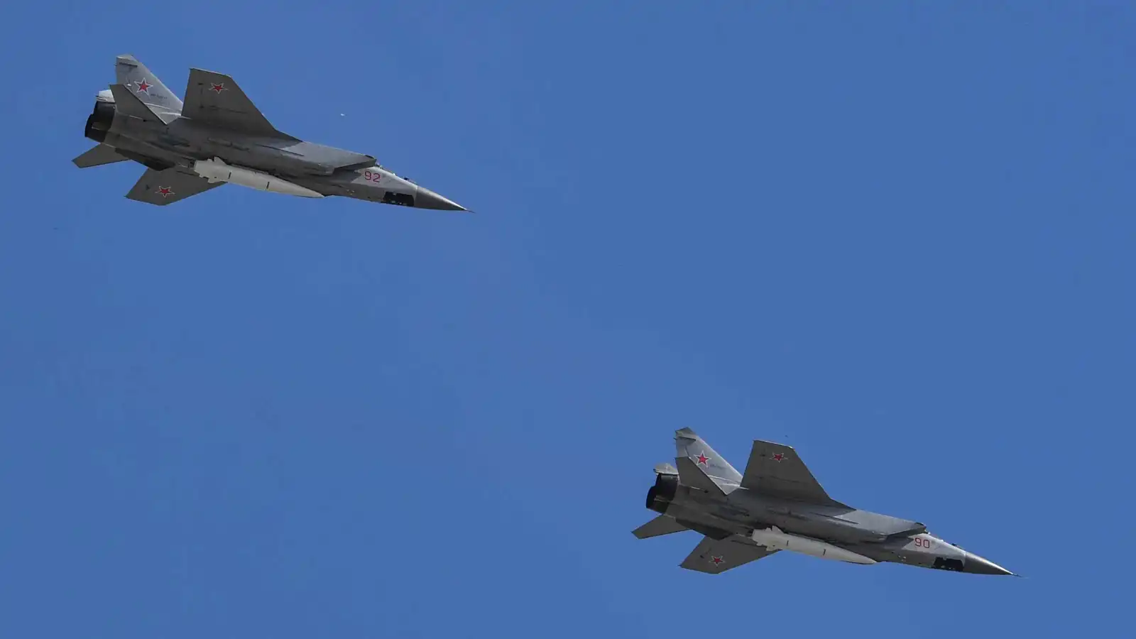 تقرير: "الناتو" يدرس خطة "أكثر جرأة" لإسقاط الطائرات الروسية