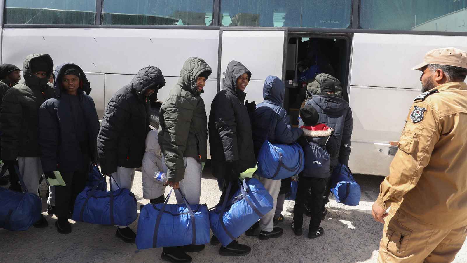 ليبيا.. إطلاق سراح 5 عراقيين هاجروا بشكل غير شرعي