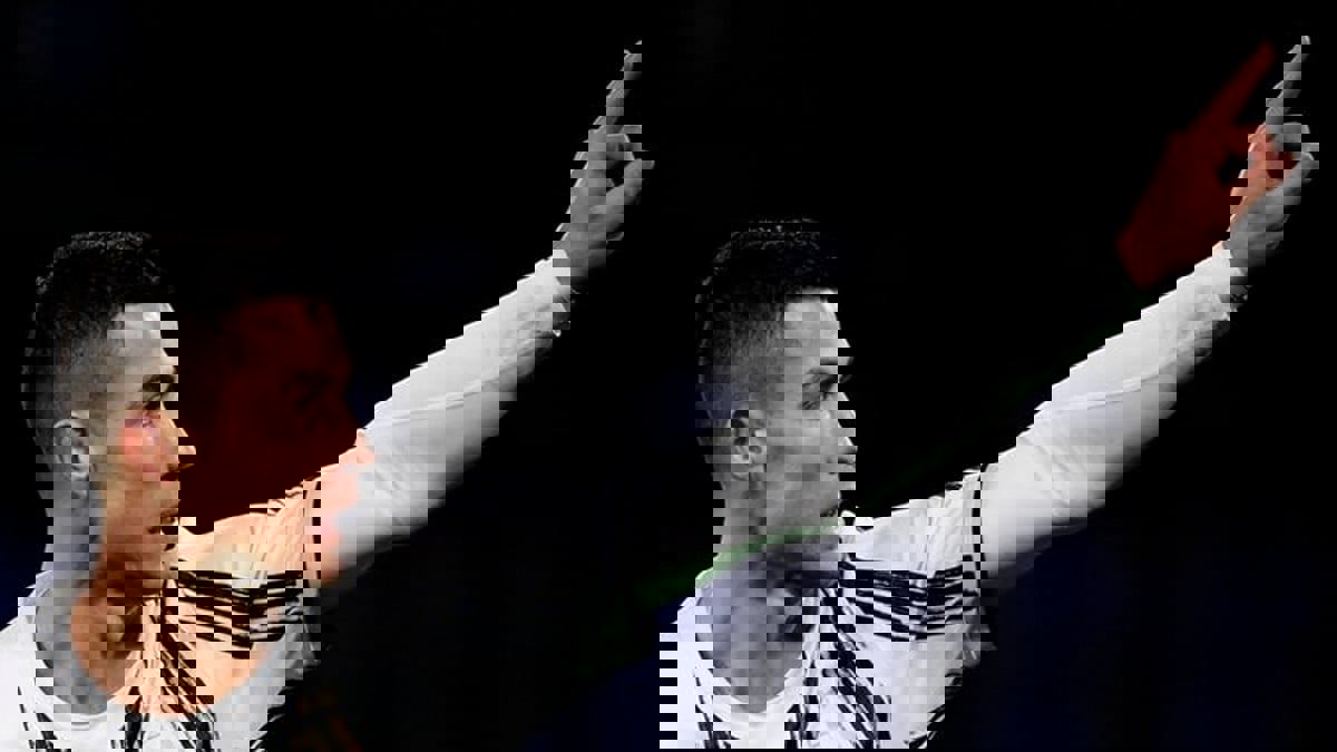 ترتيب الحذاء الذهبي: ليفاندوفسكي في الصدارة وتقدم كريستيانو رونالدو وتراجع محمد صلاح