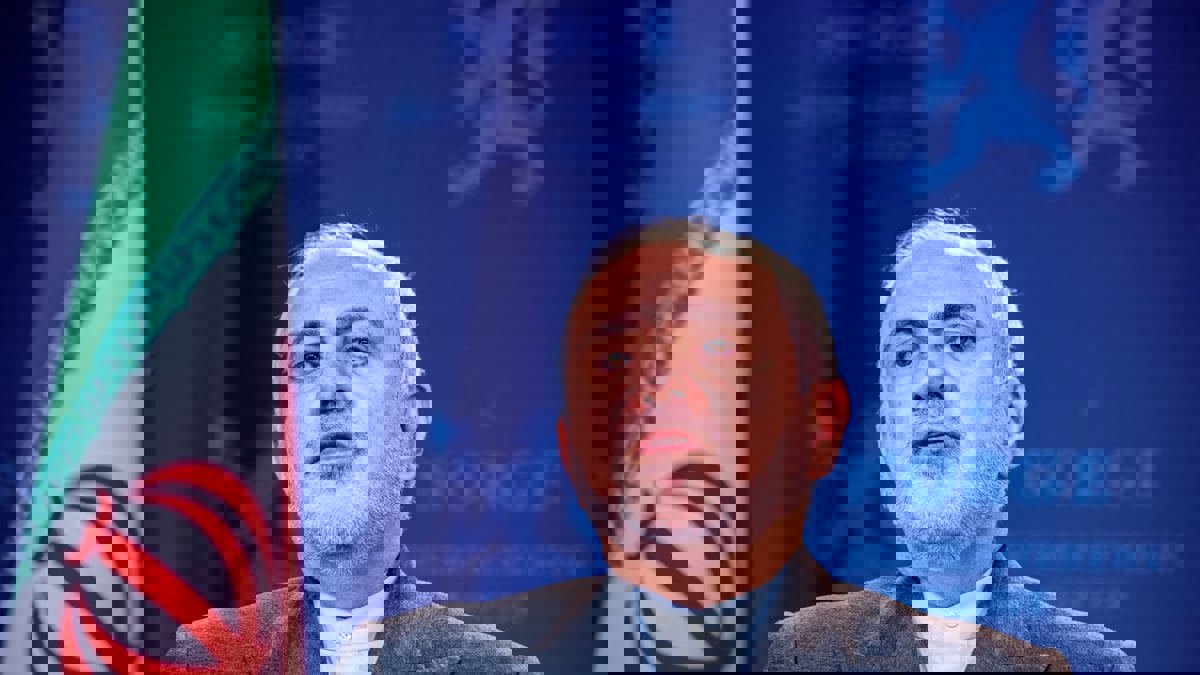 إيران.. ظريف يعلن دعمه للمرشح الإصلاحي بزشكيان