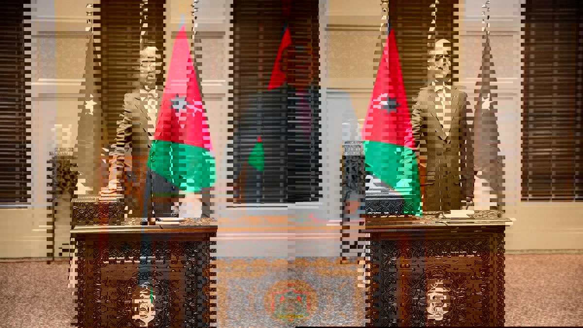 ملك الأردن يكلف بشر الخصاونة بتشكيل حكومة جديدة