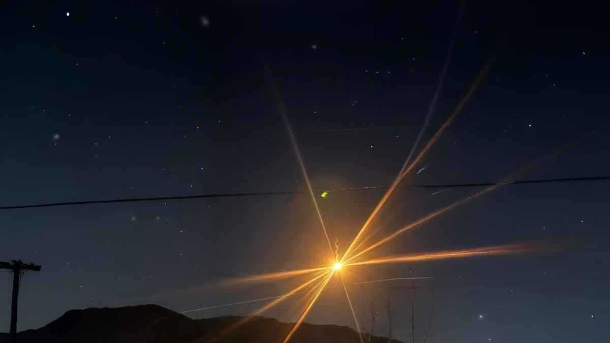 انفجارات تهز حولا وقنابل ضوئية في سماء شبعا بجنوب لبنان