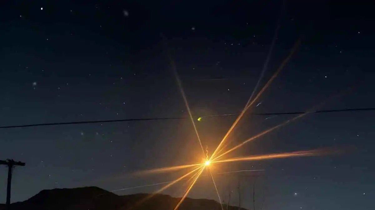 انفجارات تهز حولا وقنابل ضوئية في سماء شبعا بجنوب لبنان