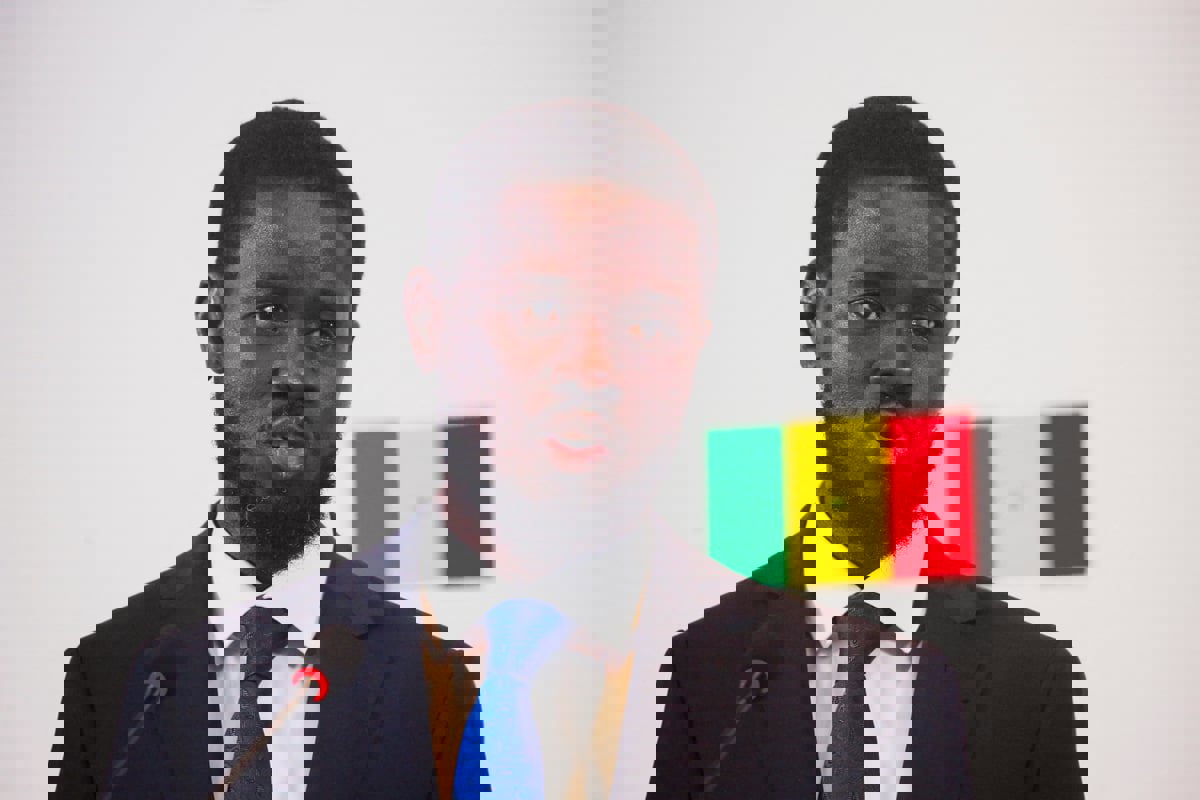 بعد أسابيع من تنصيبه.. رئيس السنغال يطلق عملية "الأيدي البيضاء"