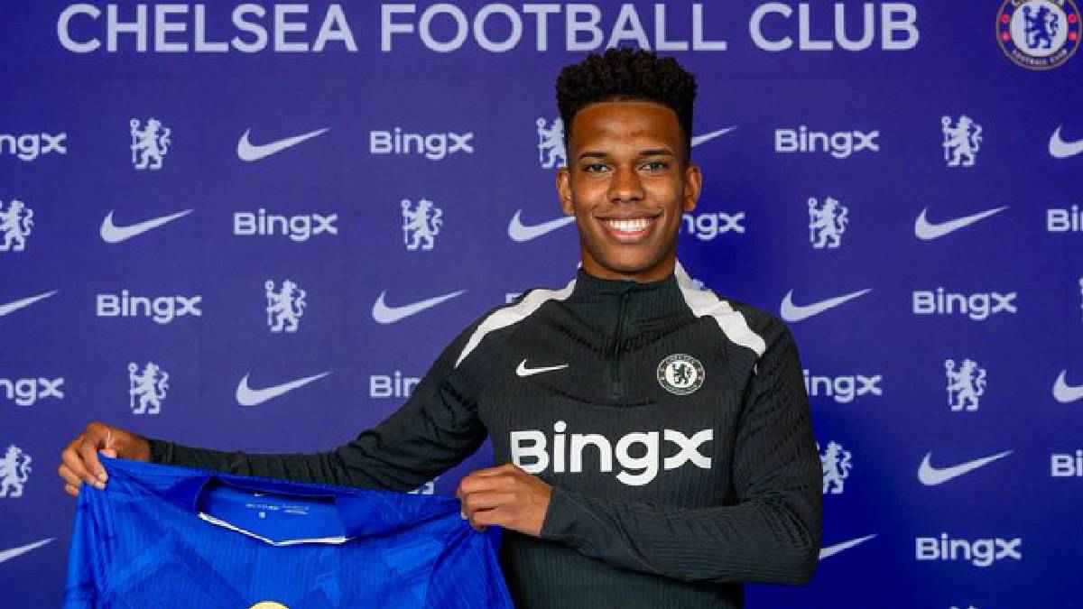 ليس برازيلياً.. استيفاو يختار مثله الأعلى في تشيلسي