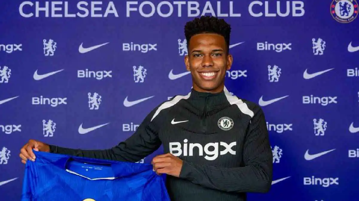 ليس برازيلياً.. استيفاو يختار مثله الأعلى في تشيلسي