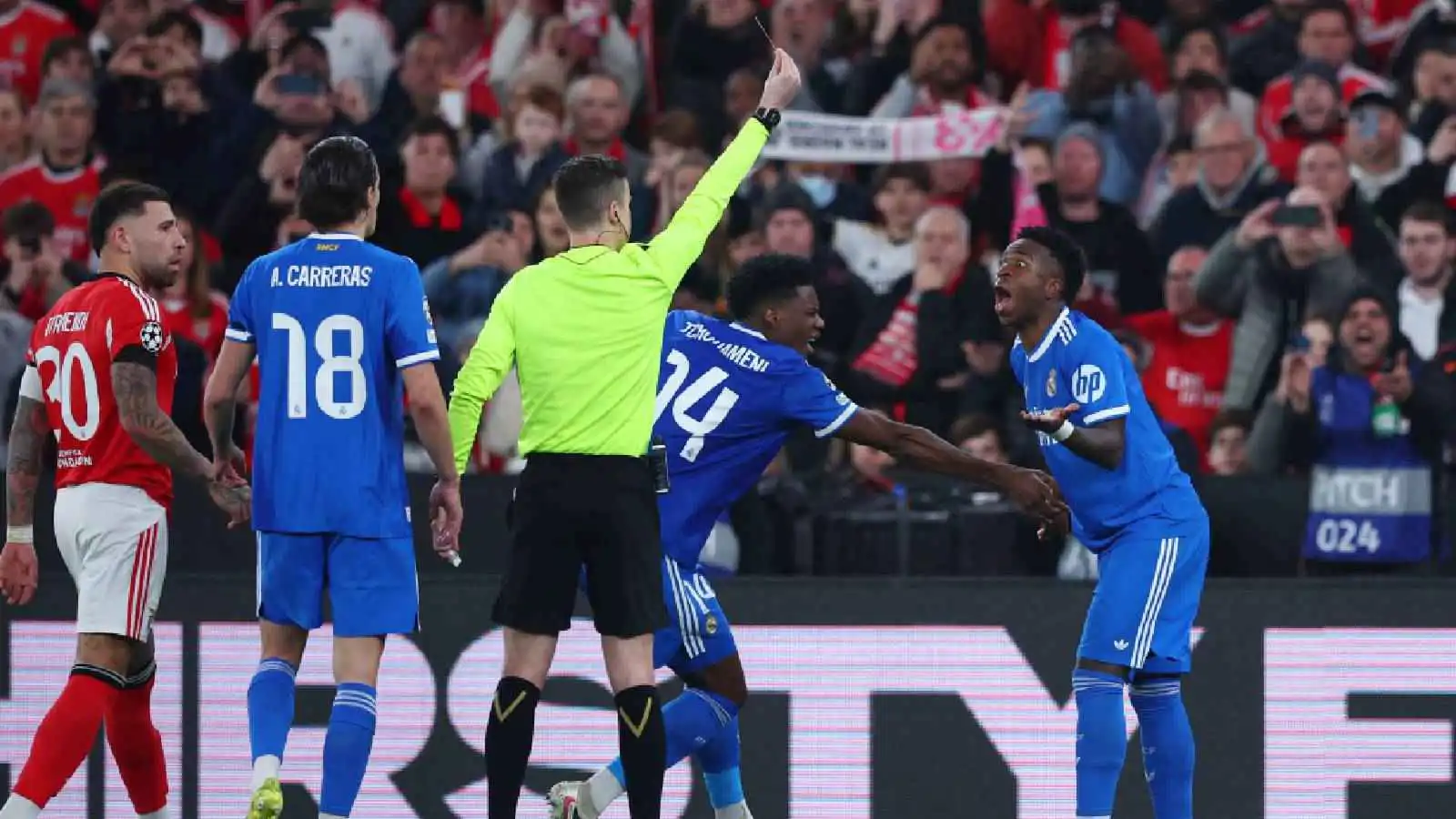 تجاهل طرد فالفيردي.. خطأ كارثي لحكم مباراة بنفيكا ضد ريال مدريد