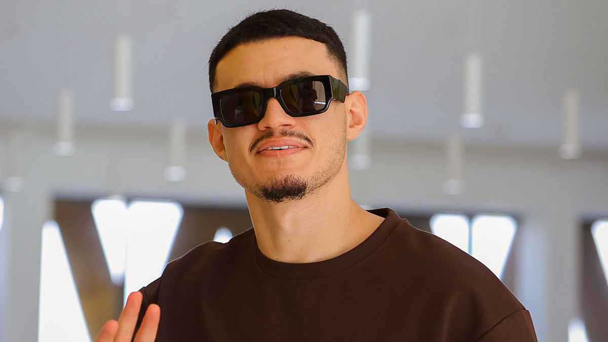 رغم الأمل الضعيف.. لماذا يصر الهلال على ملاحقة عبد الله الحمدان؟ 