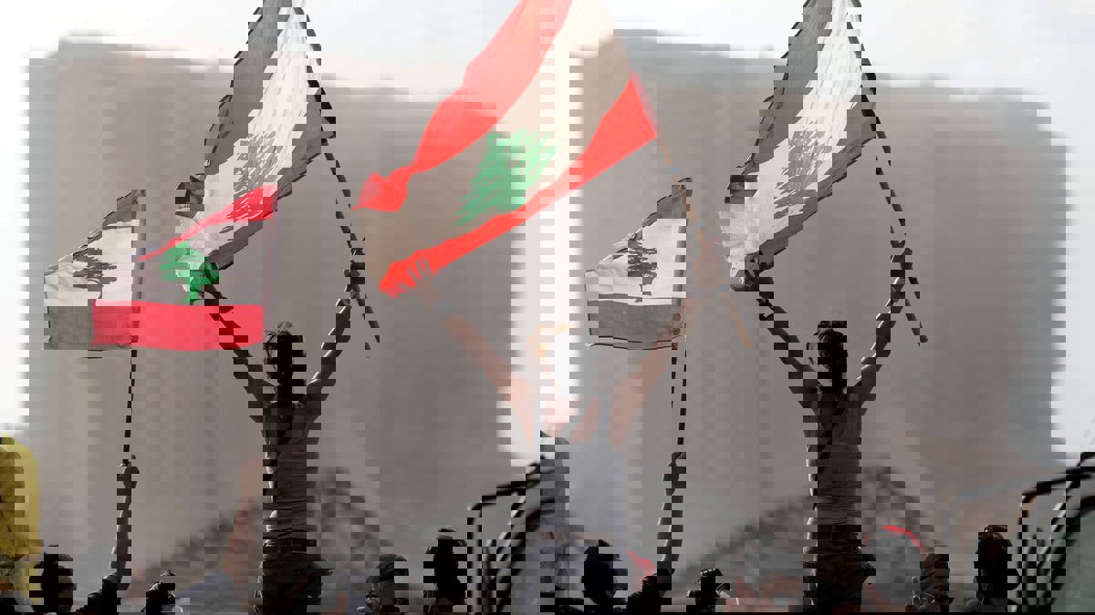 الأزمة الاقتصادية تطحن لبنان والطبقة الوسطى تلتحق بقافلة الجياع