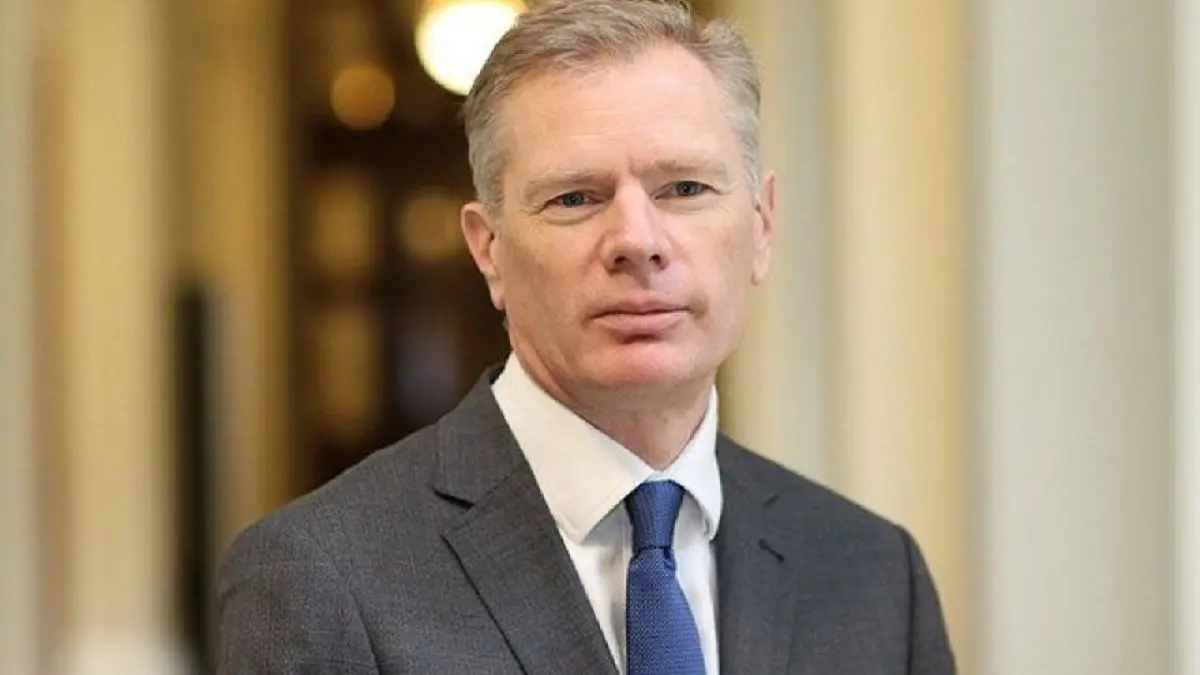 مسؤول إيراني: الأمن اعتقل السفير البريطاني داخل متجر بطهران