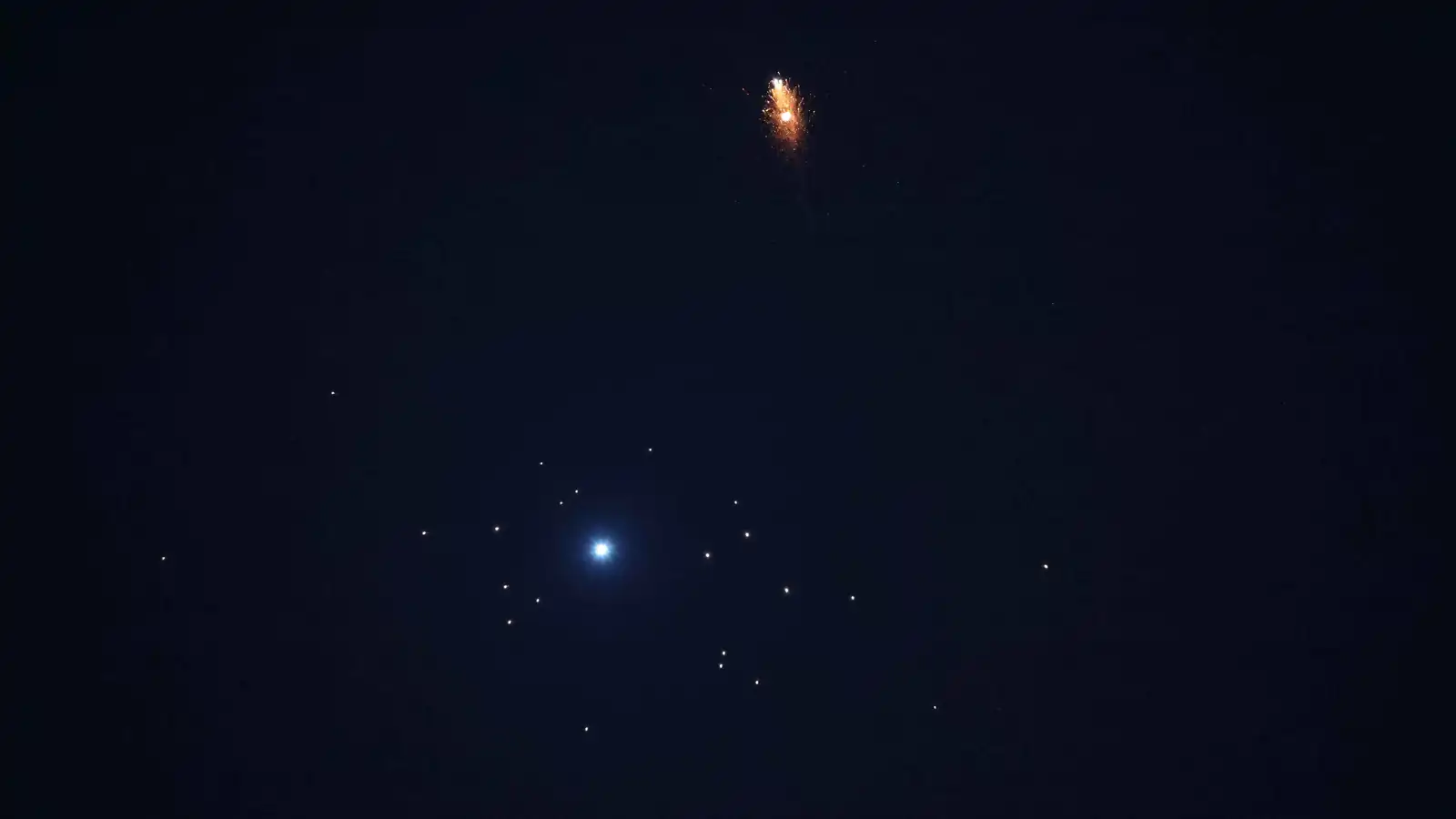 موجتان صاروخيتان من إيران خلال نصف ساعة تستهدفان تل أبيب