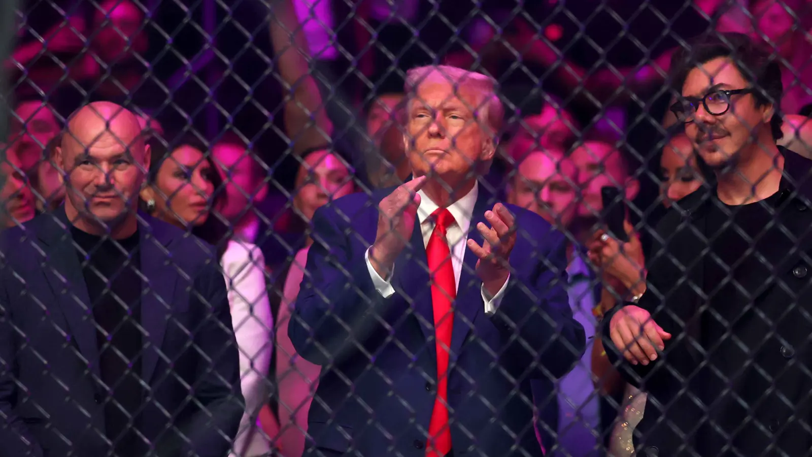 ترامب يخطط لاستضافة نزال فنون قتالية في البيت الأبيض