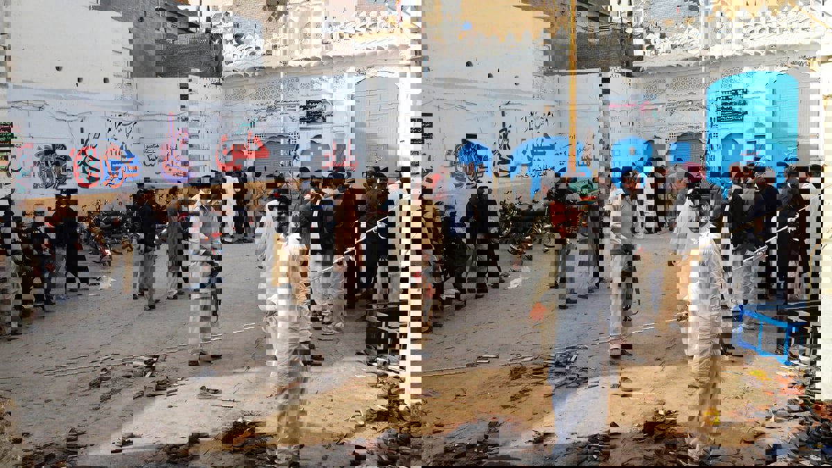 56 قتيلا إثر تفجير بمسجد للشيعة في بيشاور الباكستانية