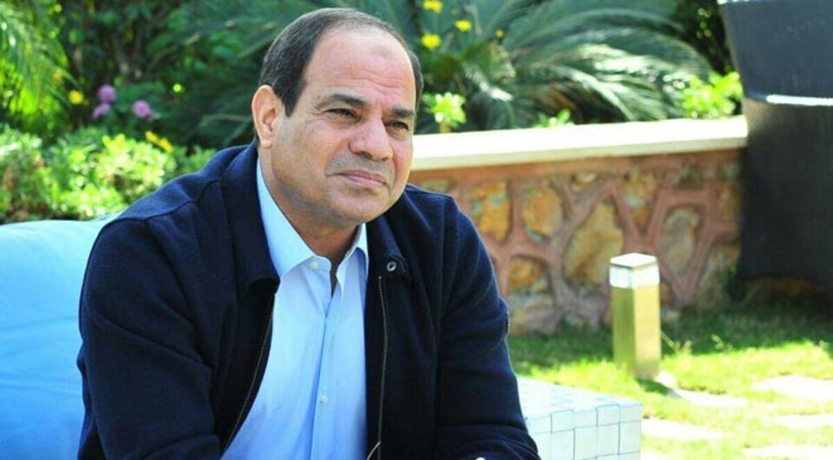 "الوفد" المصري يطالب السيسي بالبدء في اختيار الحكومة