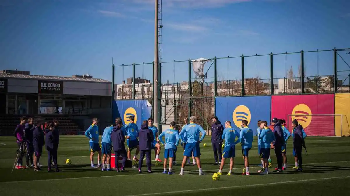 اللاعب لا يمانع.. "الدوري السعودي" يجهز 40 مليون لنجم برشلونة