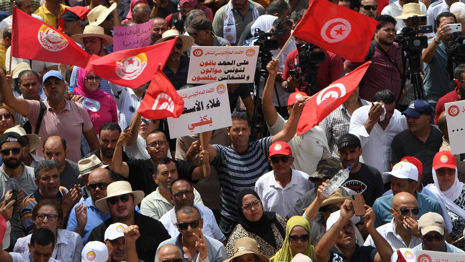 تونس.. اتحاد الشغل يحمل السلطات مسؤولية تعطيل الحوار بشأن الأجور