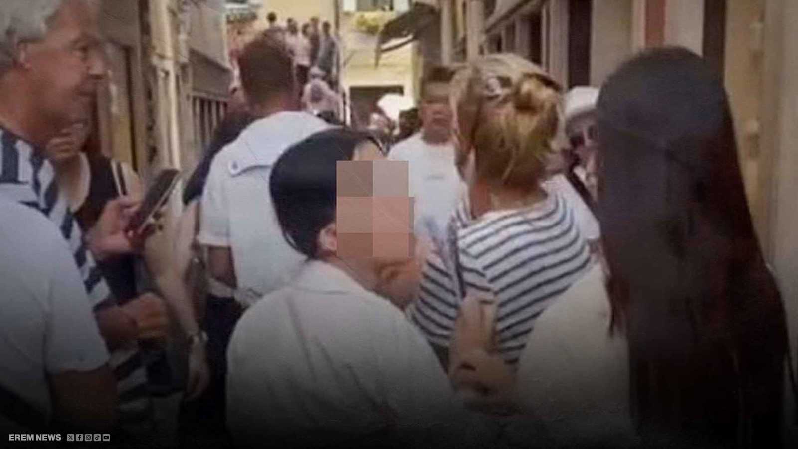 اشتباك مفاجئ في إيطاليا.. سائحة أمريكية تواجه مراهقتين حاولتا سرقتها (فيديو)