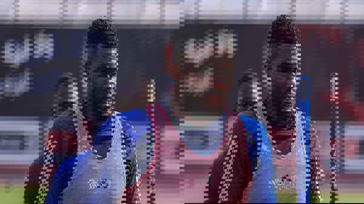 موديست يعلن رحيله عن الأهلي المصري (صورة)