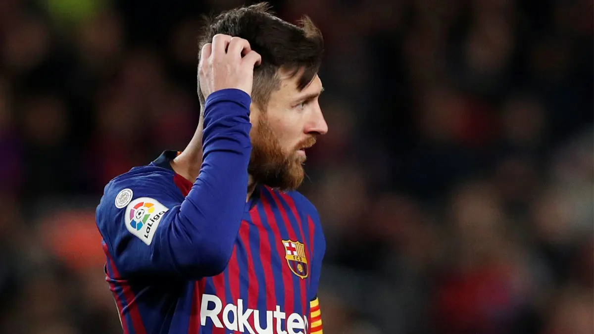 شاهد لحظة إصابة ليونيل ميسي‎ في مباراة برشلونة وفالنسيا (فيديو)