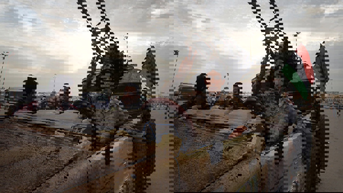 ماذا بعد سيطرة الجيش الليبي على معسكر "السلعة" في الزاوية؟