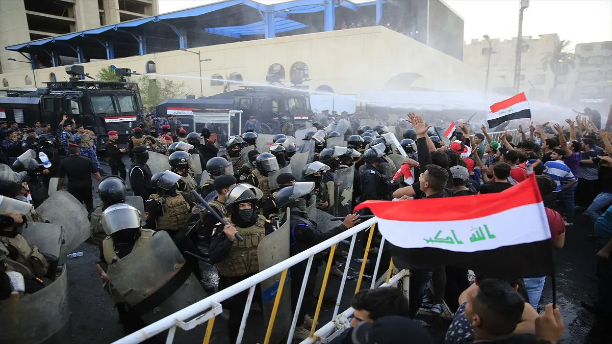 الأمن العراقي يفرّق تظاهرة احتجاجية حاولت اقتحام منزل مسؤول في البصرة‎