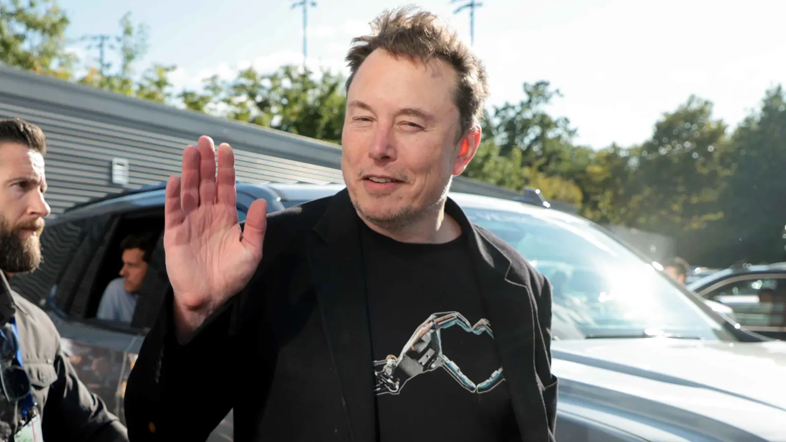 ماسك يعلن حضوره تجمع ترامب الانتخابي في بنسلفانيا