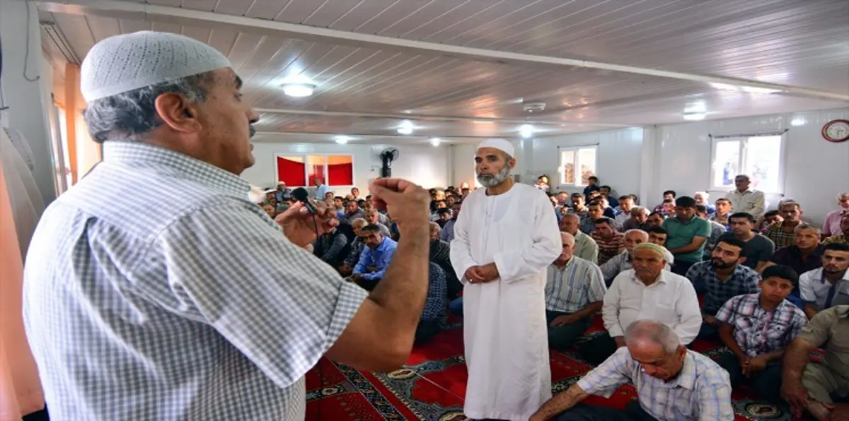 اللاجئون السوريون في تركيا.. فرحة العيد يُنغصها ألم الفراق