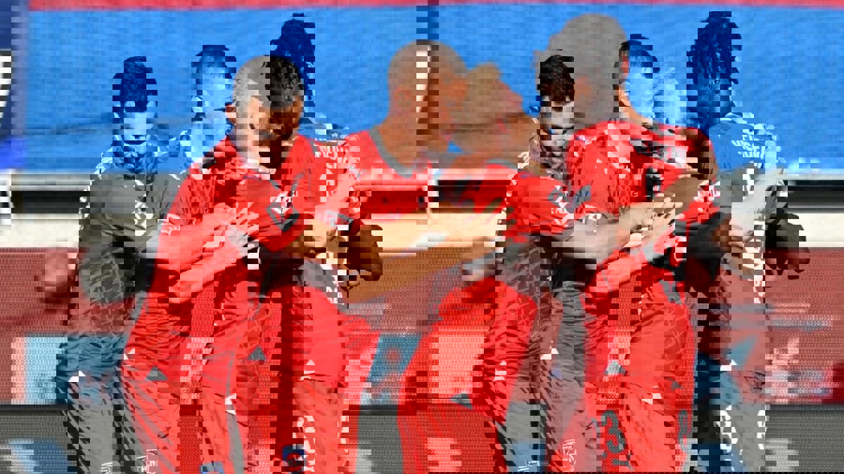 هايدنهايم يهزم فيردر بريمن في يوم تاريخي للمدرب فرانك شميدت