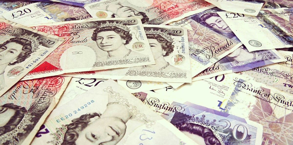 الاسترليني يرتفع بفعل "تقدّم كبير" في محادثات "بريكيست"